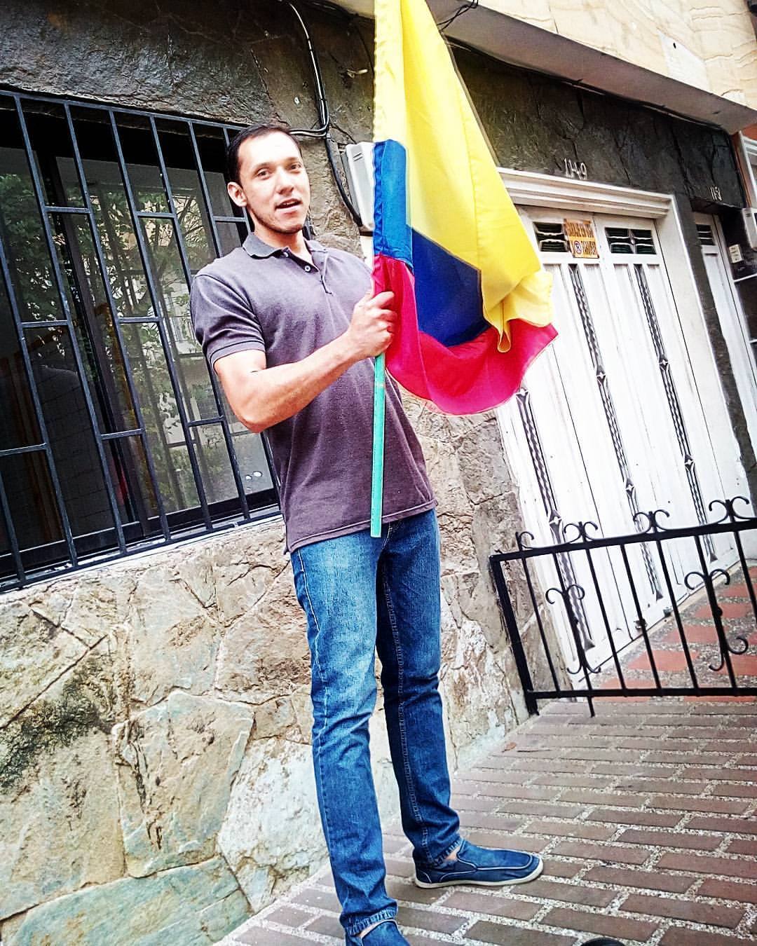 Andrew Macia - I love Colombia